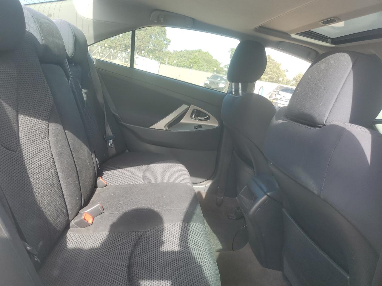 2010 Toyota Camry - Image 10