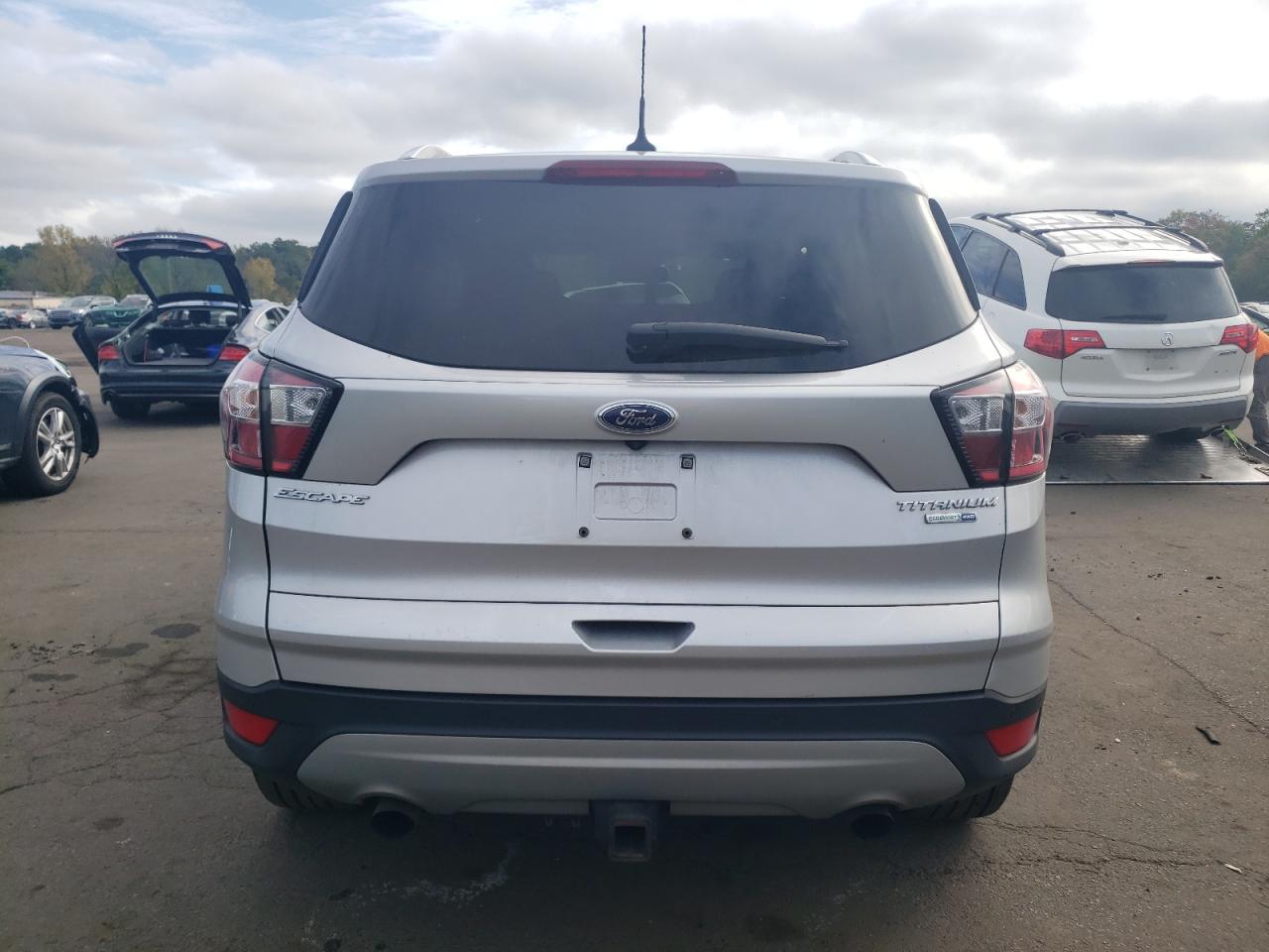 1FMCU9J96JUC16296 2018 Ford Escape Titanium