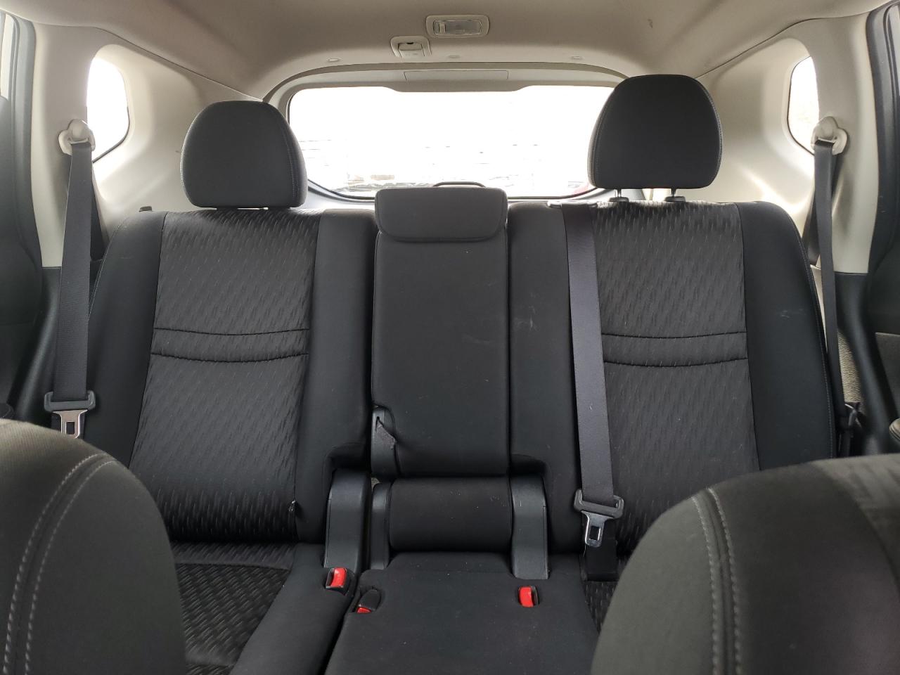 2017 Nissan Rogue - Image 10