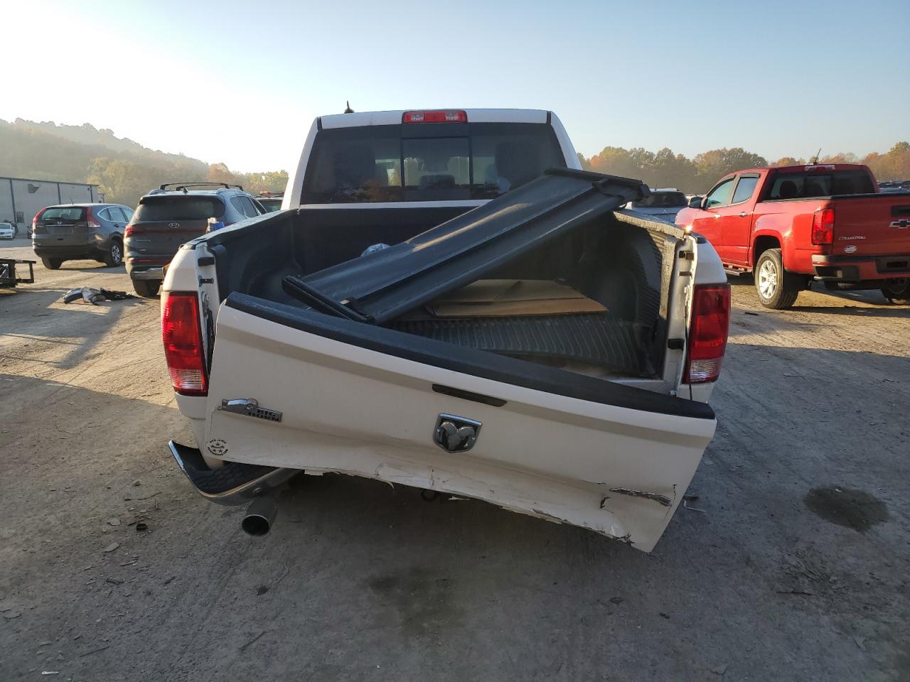 1C6RR7LT7KS708174 2019 Ram 1500 Classic Slt