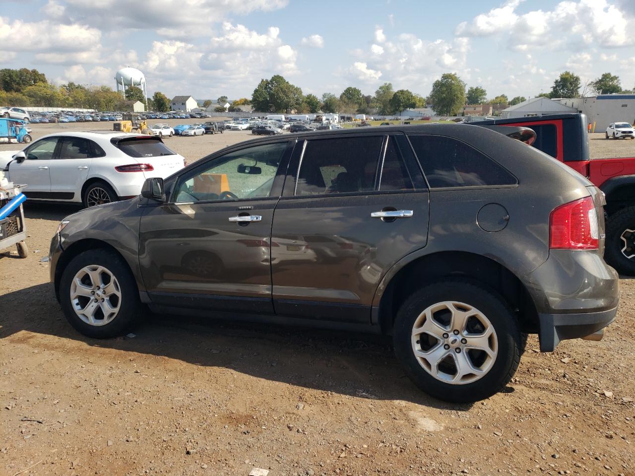 2011 Ford Edge - Image 2