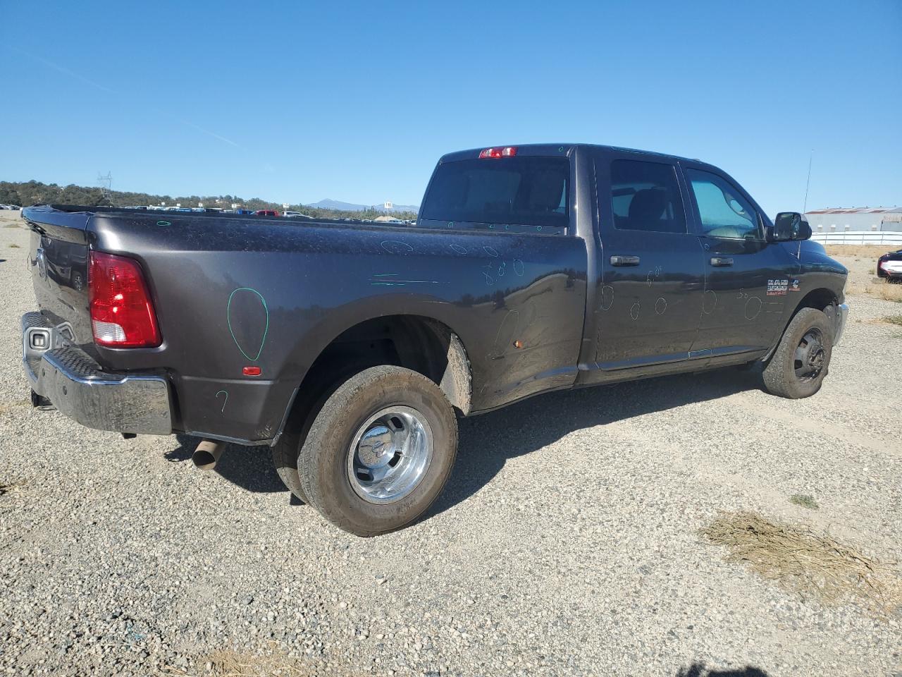 2017 RAM 3500 - Image 3