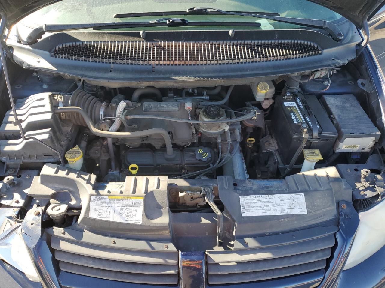 2005 Dodge Caravan - Image 12