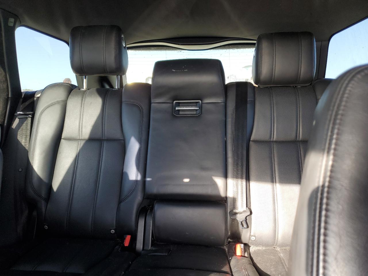 2016 Land Rover Range Rover - Image 10