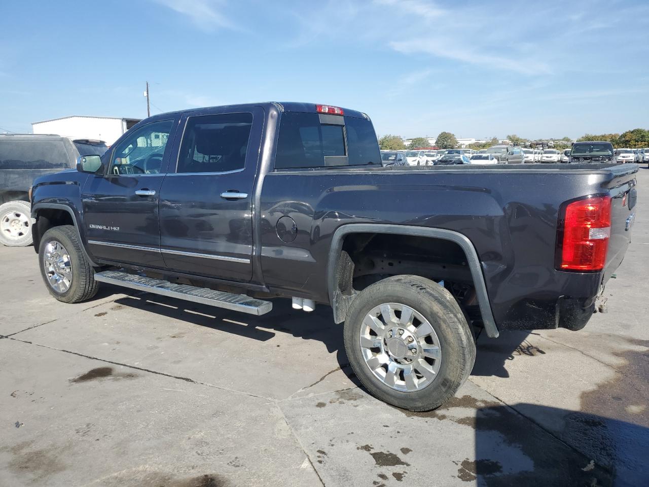 2015 GMC Sierra - Image 2