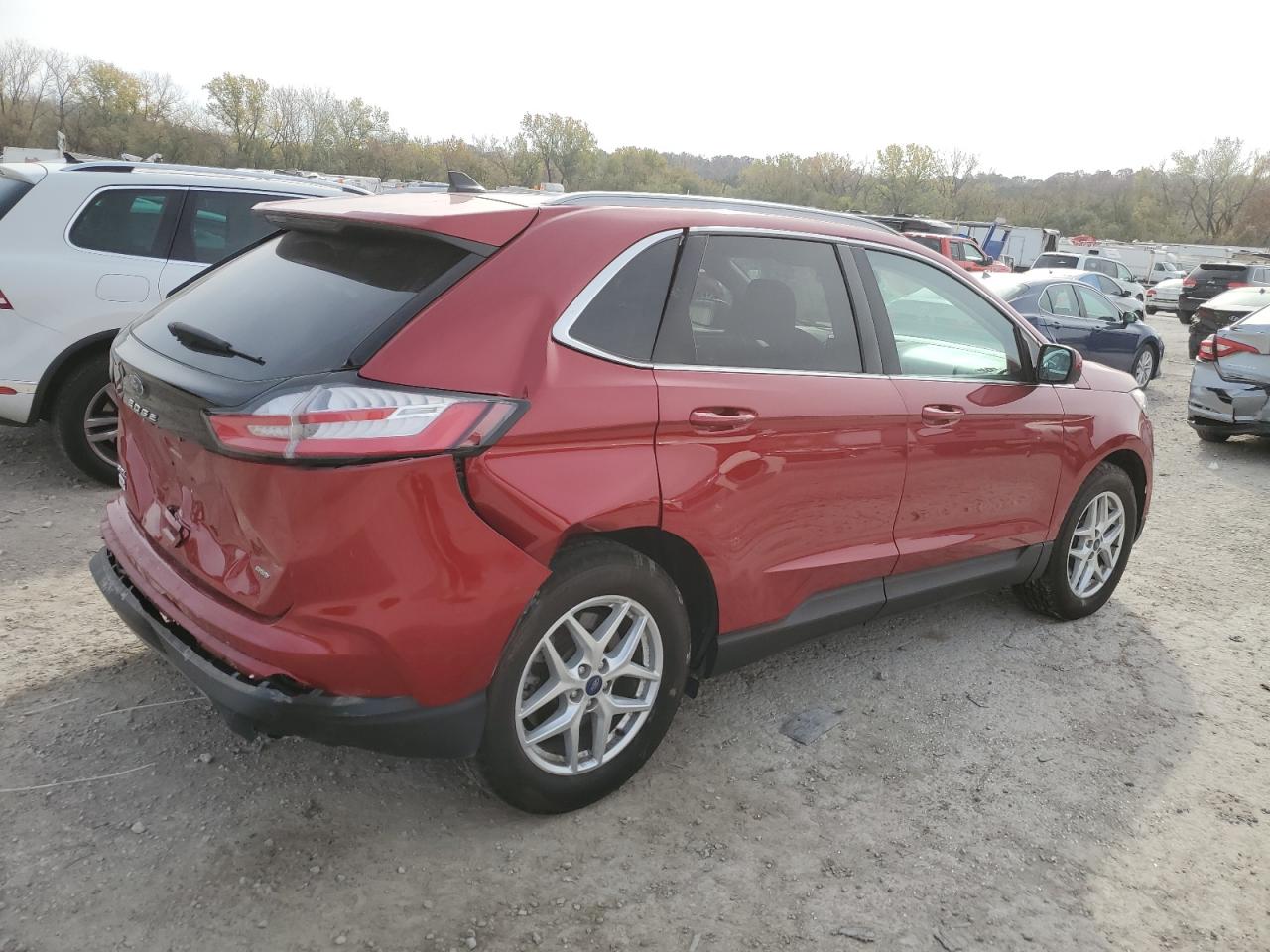 2022 Ford Edge - Image 3