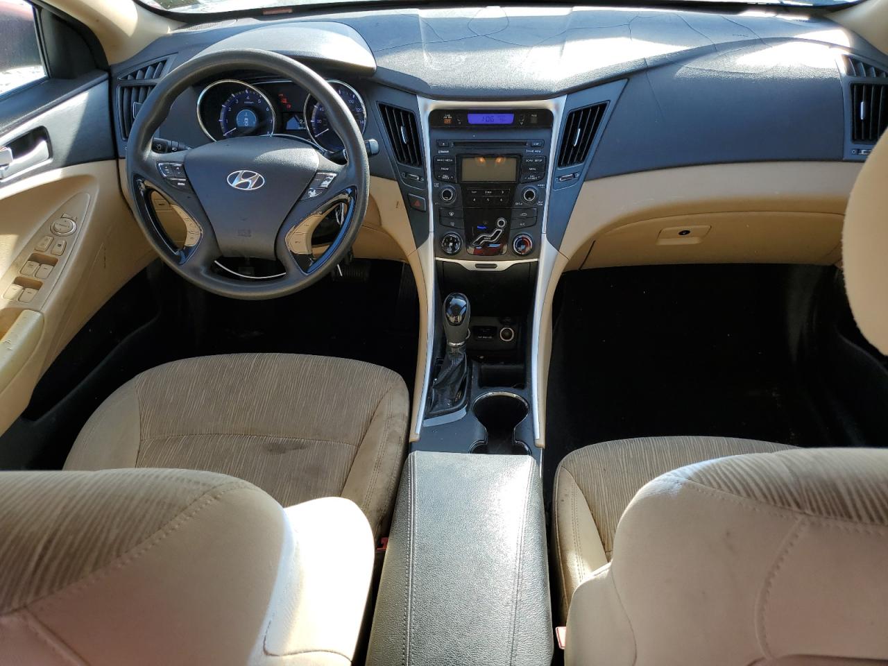 2012 Hyundai Sonata - Image 8