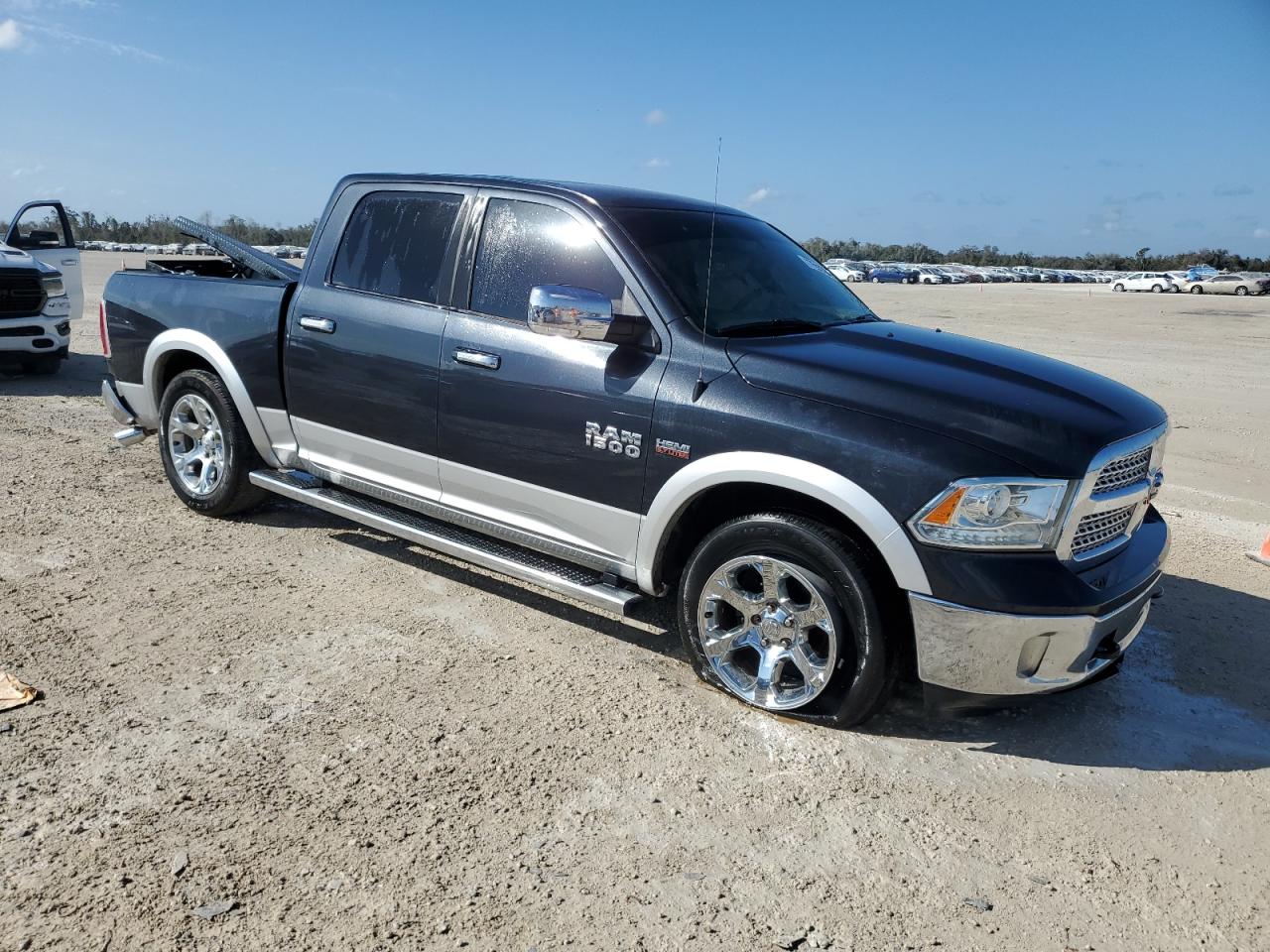 2016 RAM 1500 - Image 4
