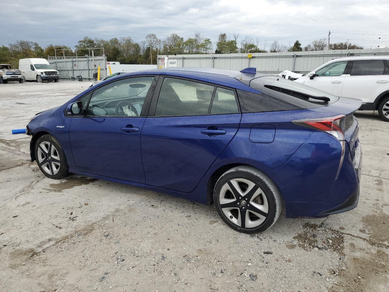 2018 Toyota Prius - Image 2