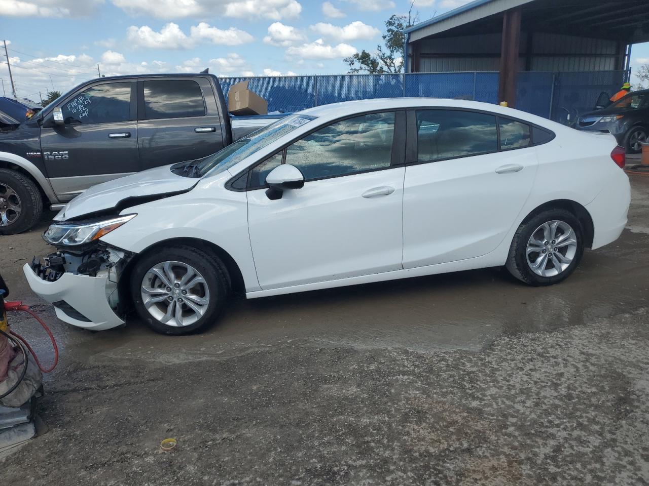 2019 Chevrolet Cruze Ls VIN: 1G1BC5SM2K7120897 Lot: 78475984