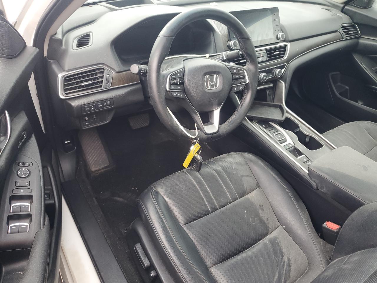 1HGCV2F90JA022562 2018 Honda Accord Touring