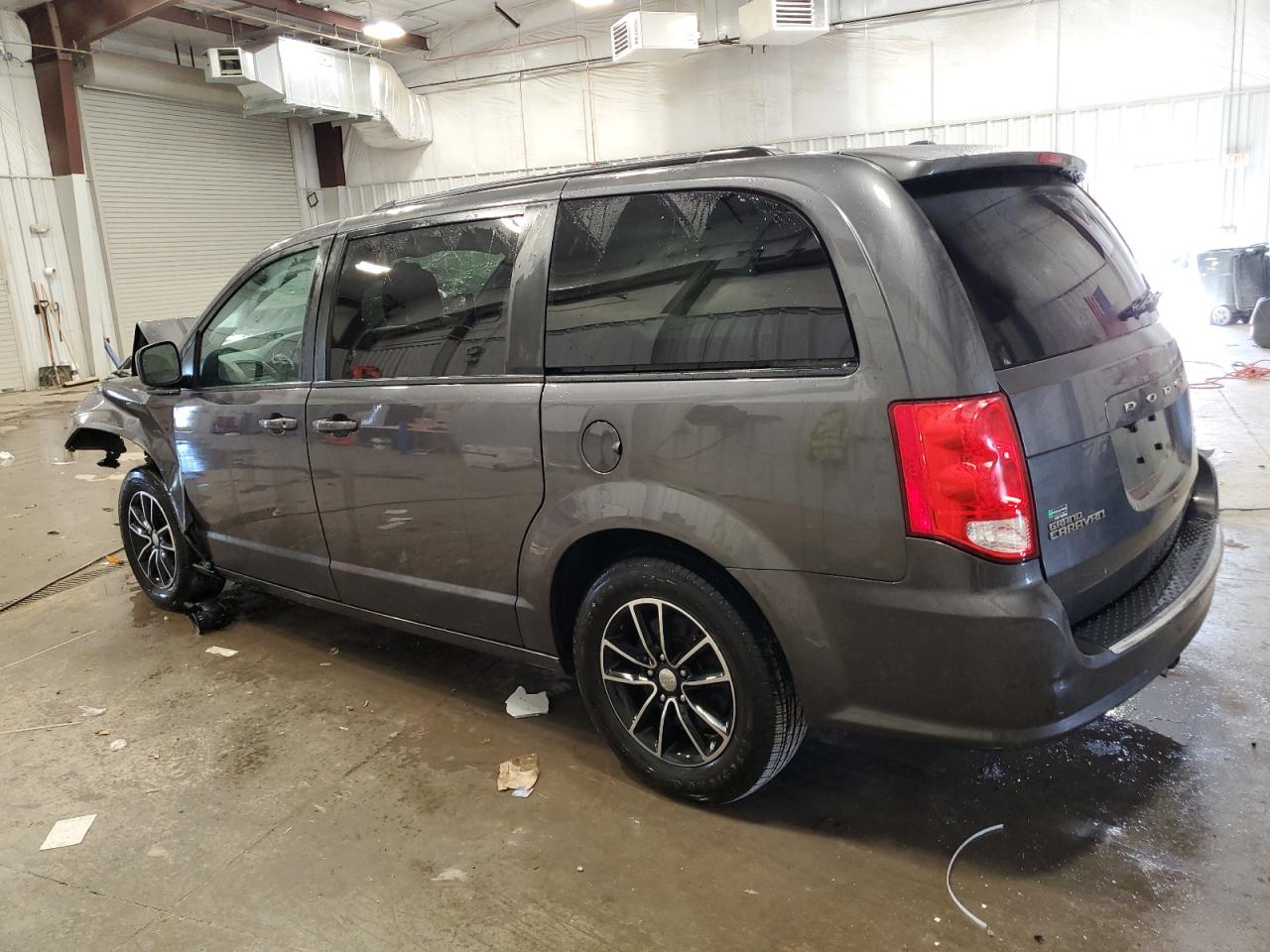 2018 Dodge Caravan - Image 2