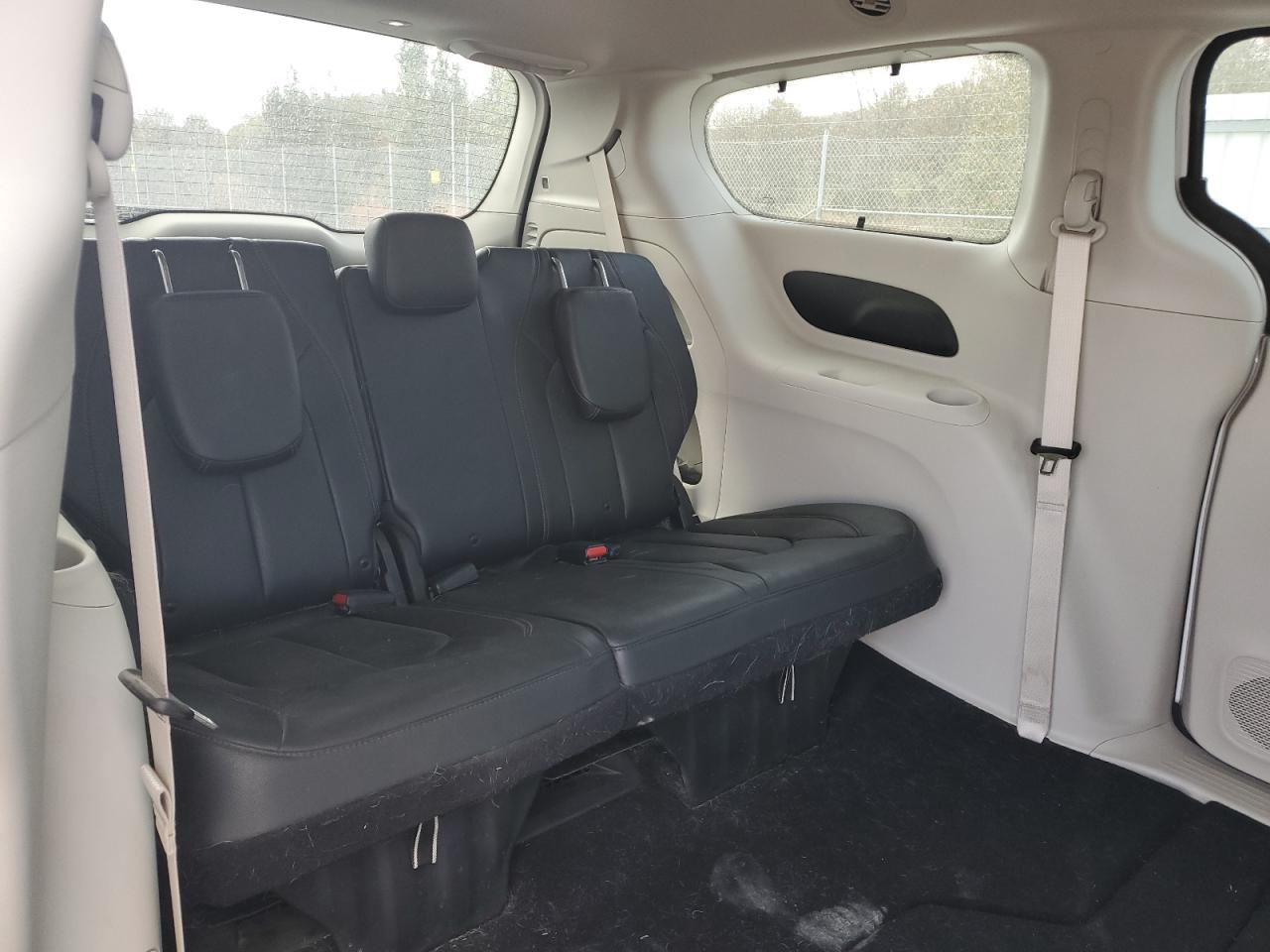 2019 Chrysler Pacifica - Image 11