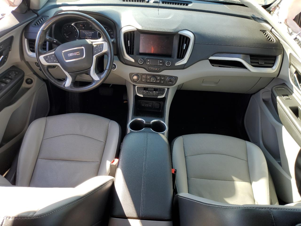 2022 GMC Terrain - Image 8