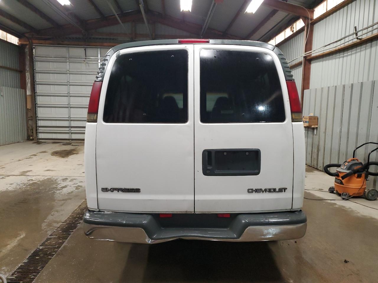 2002 Chevrolet Express G3500 VIN: 1GAHG39R221109910 Lot: 75796044