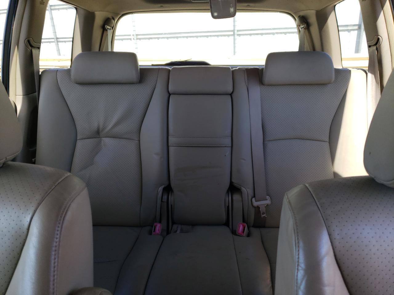 2004 Toyota Highlander - Image 10
