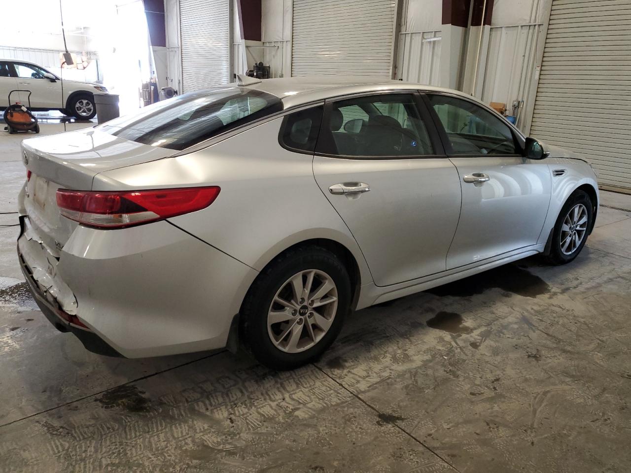 VIN 5XXGT4L38HG176677 2017 KIA OPTIMA no.3