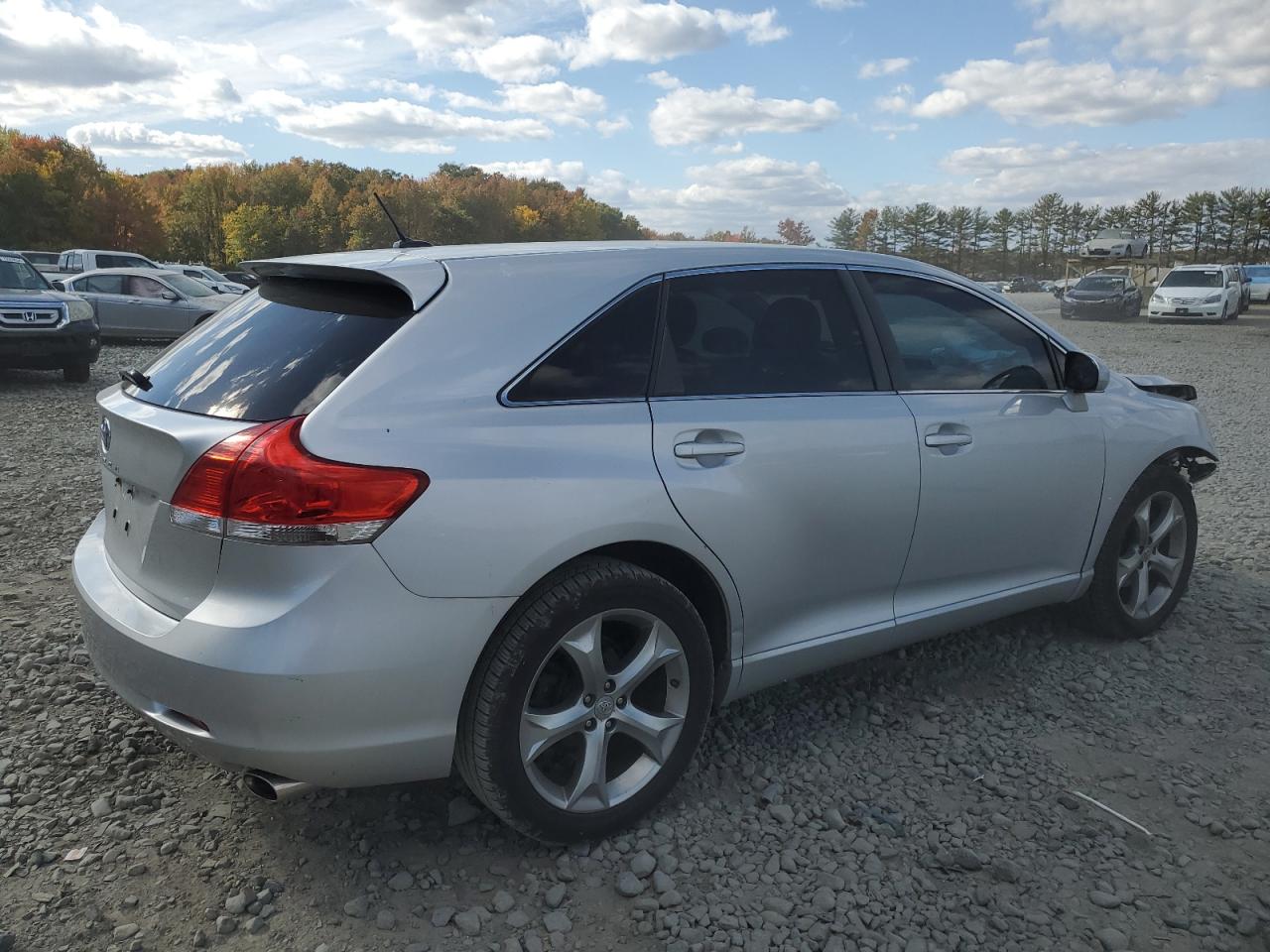 2010 Toyota Venza - Image 3