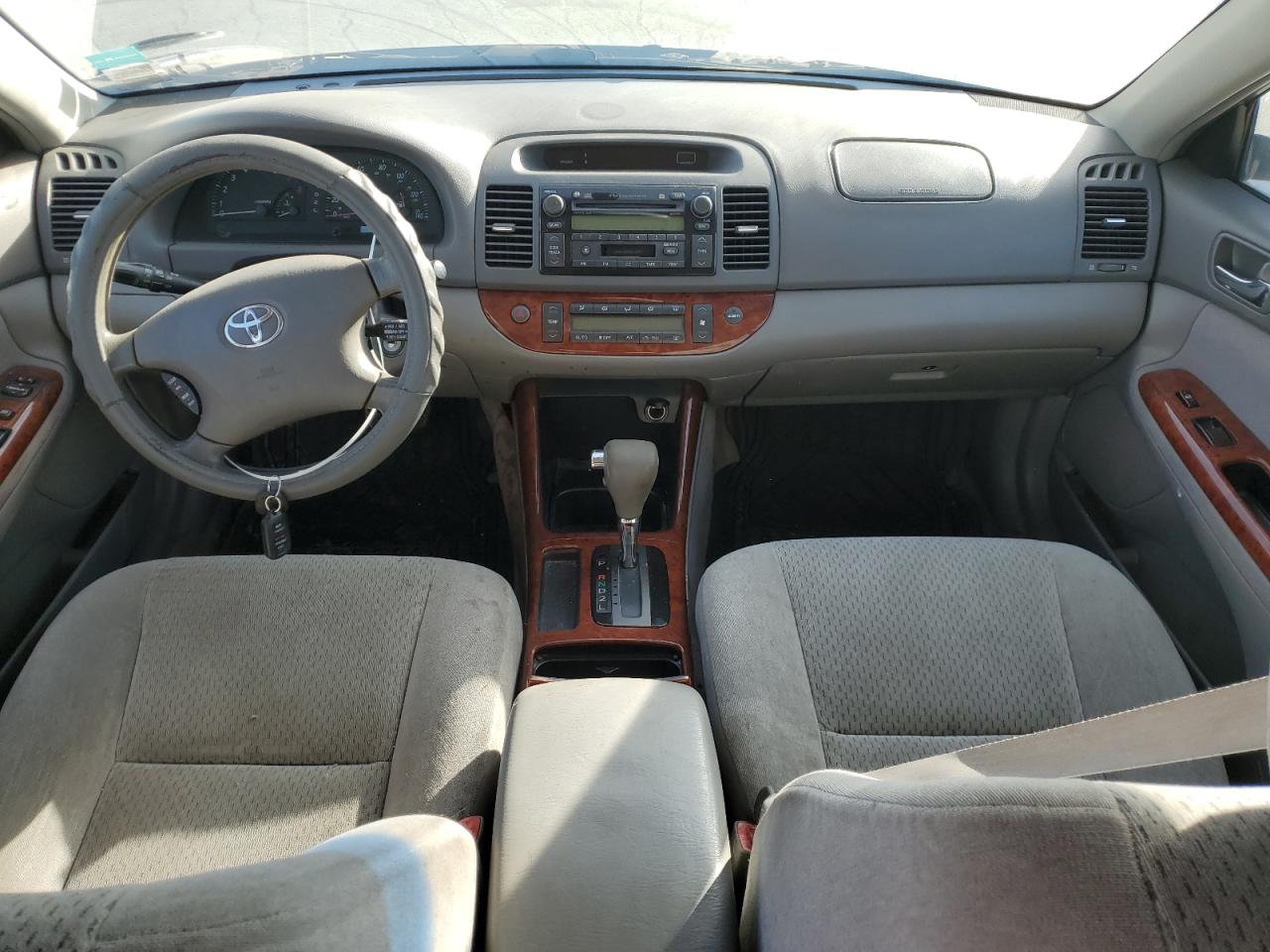 2004 Toyota Camry Le VIN: 4T1BE30K14U325795 Lot: 76203094