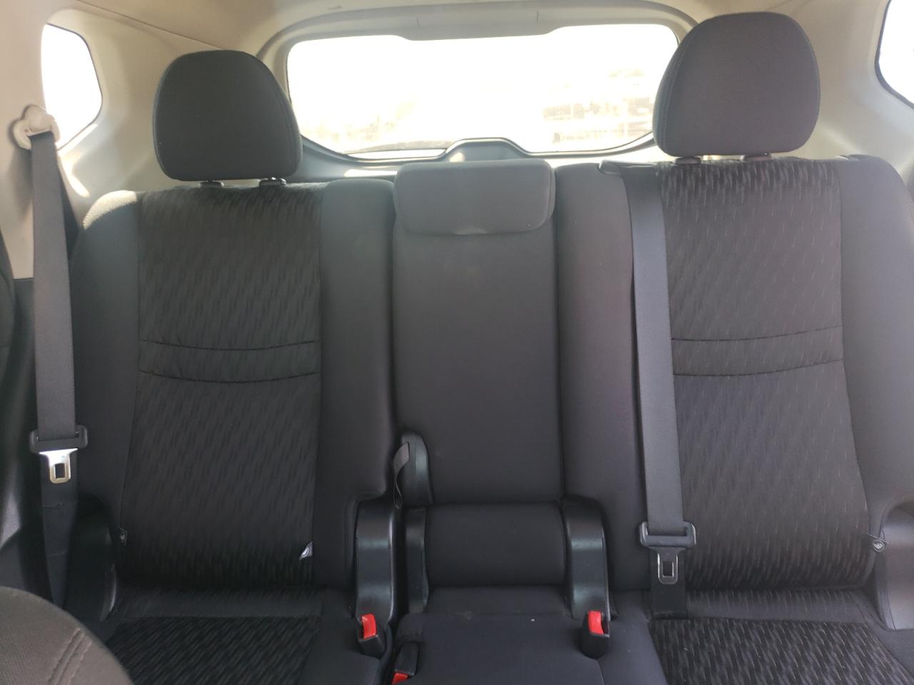 2018 Nissan Rogue - Image 10
