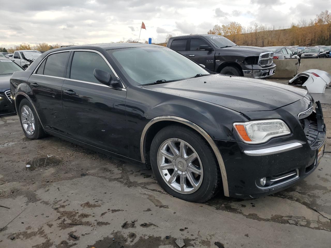 VIN 2C3CCAAG0DH551041 2013 CHRYSLER 300 no.4