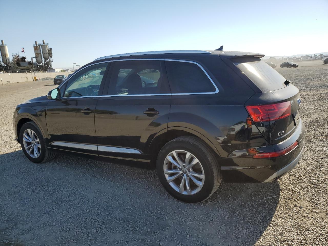 WA1AHAF71KD042237 2019 AUDI Q7 - Image 2