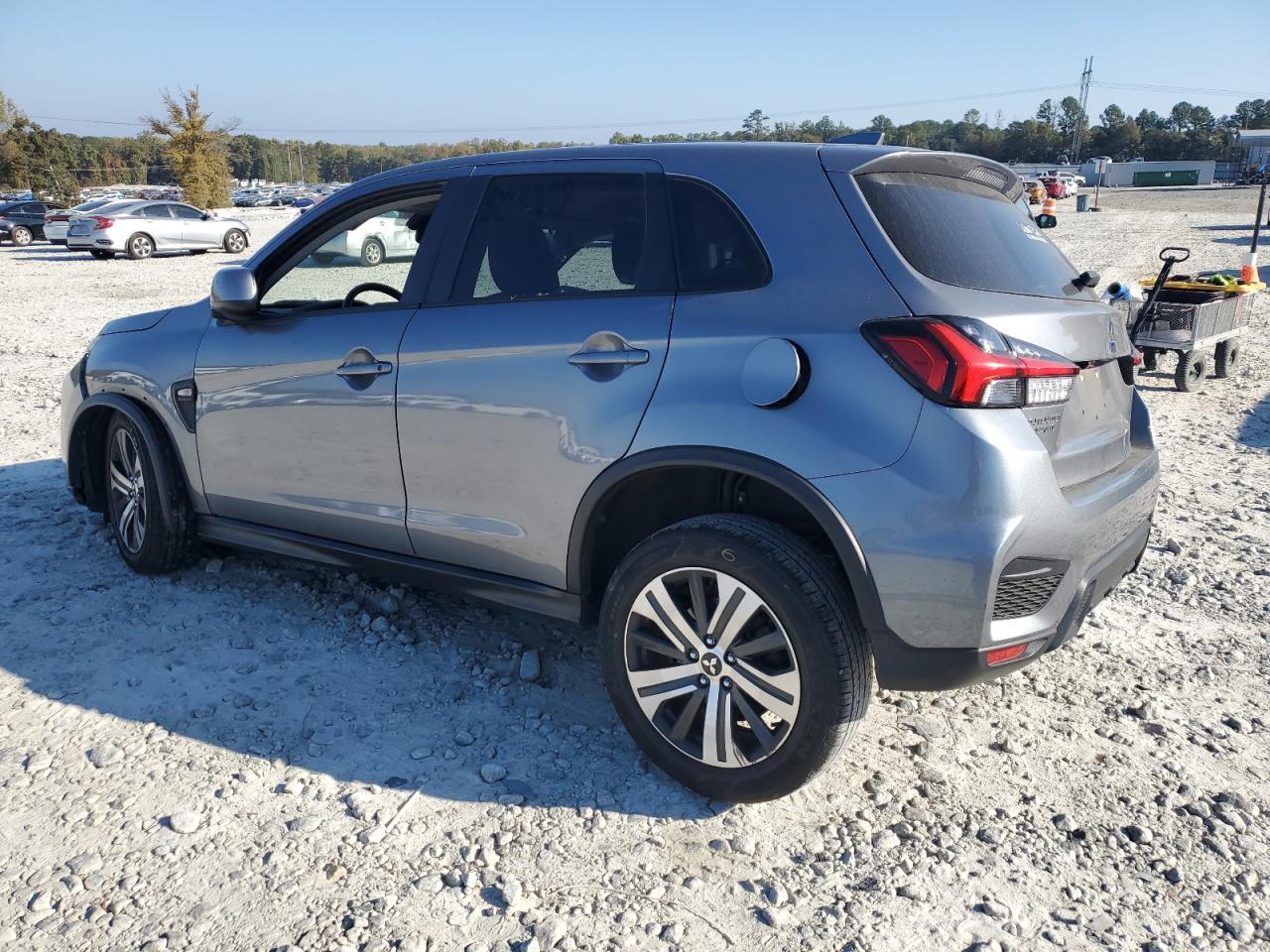 2021 Mitsubishi Outlander - Image 2