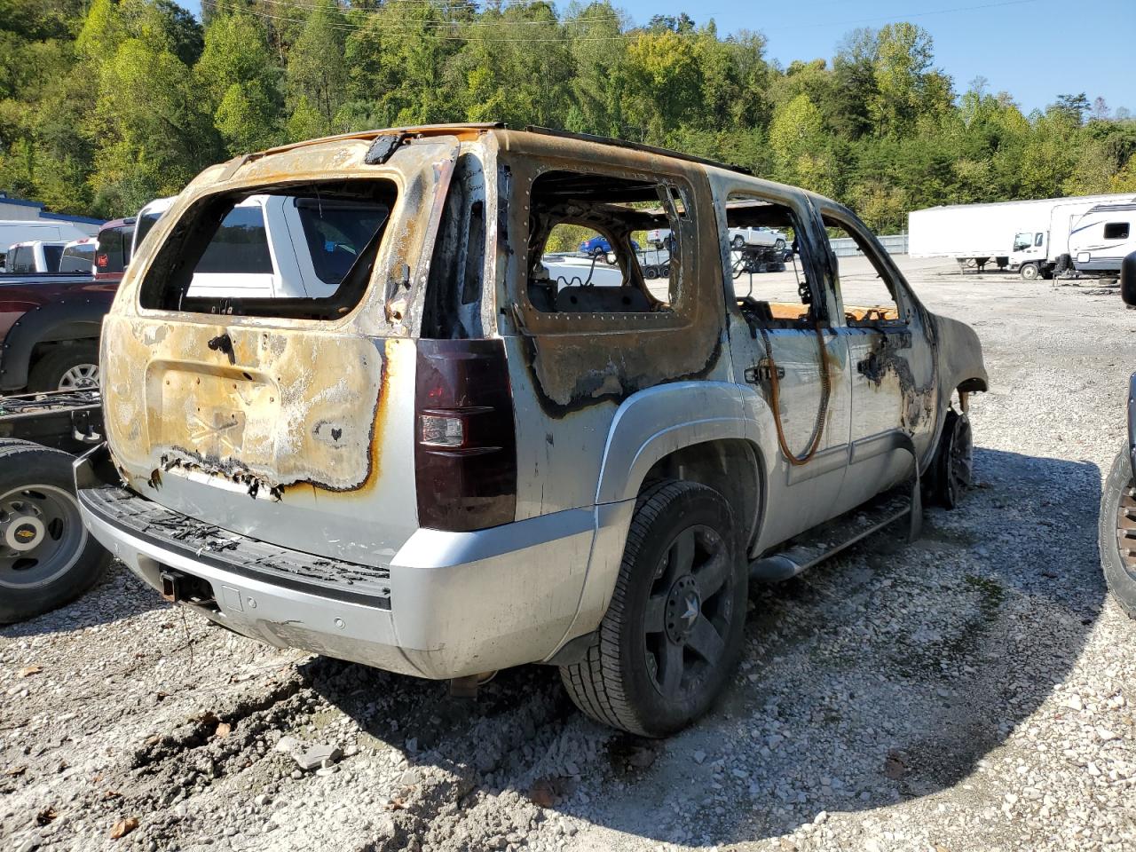 VIN 1GNSKBE02DR358314 2013 CHEVROLET TAHOE no.3