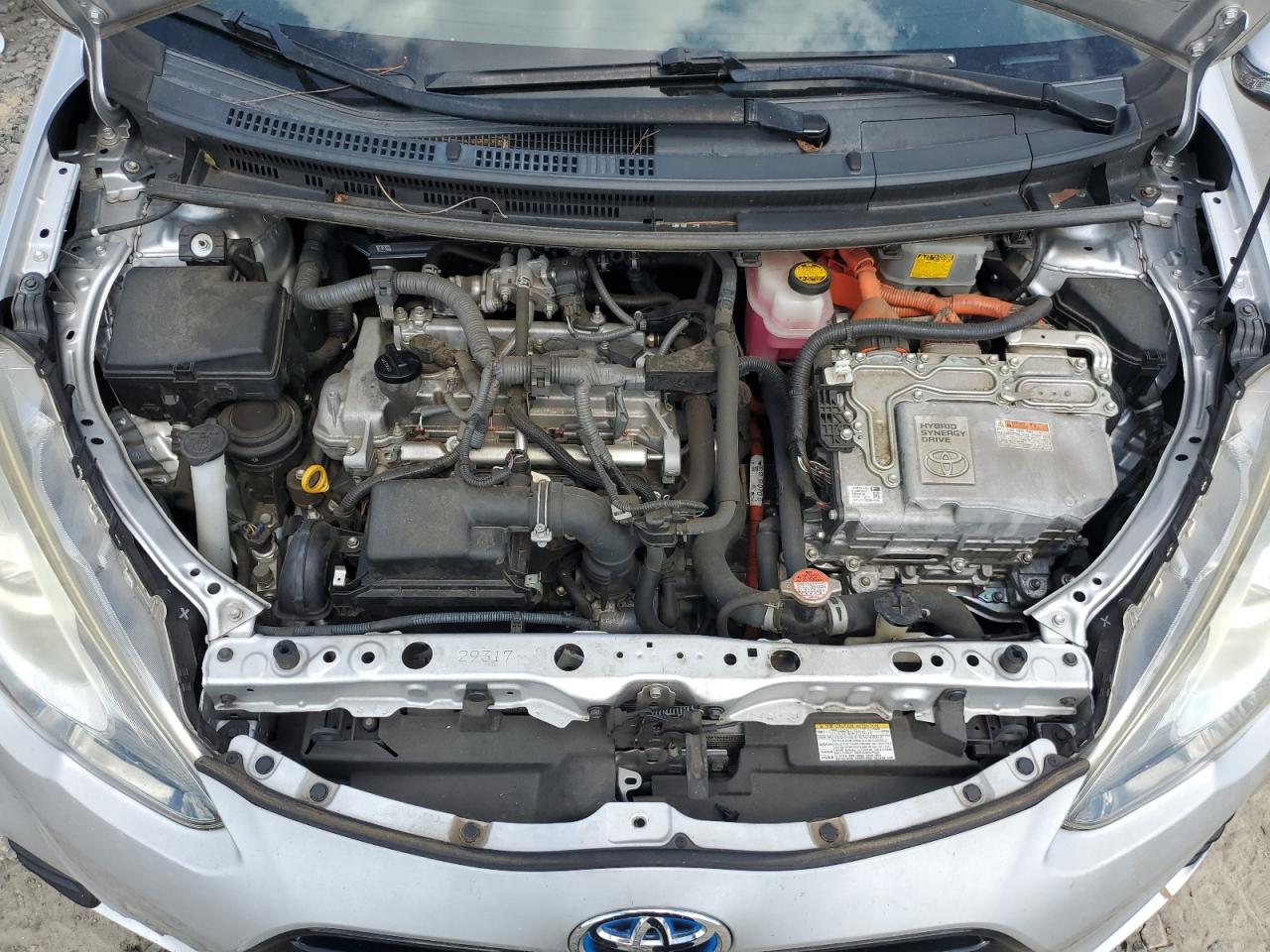 2016 Toyota Prius - Image 11
