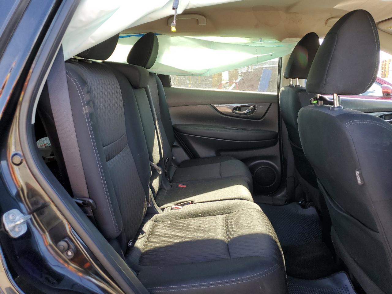 2018 Nissan Rogue - Image 11