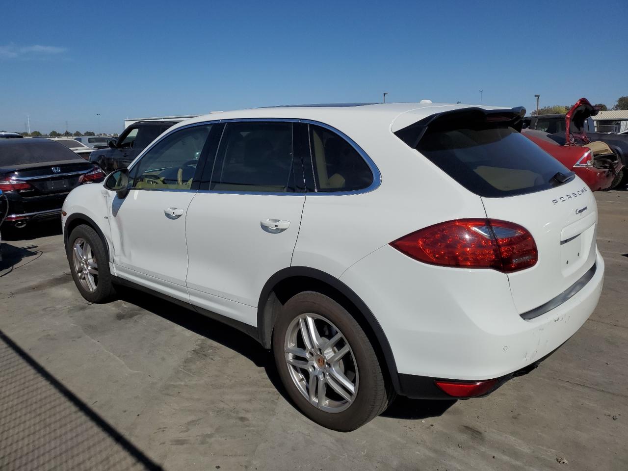 VIN WP1AF2A20DLA35767 2013 PORSCHE CAYENNE no.2