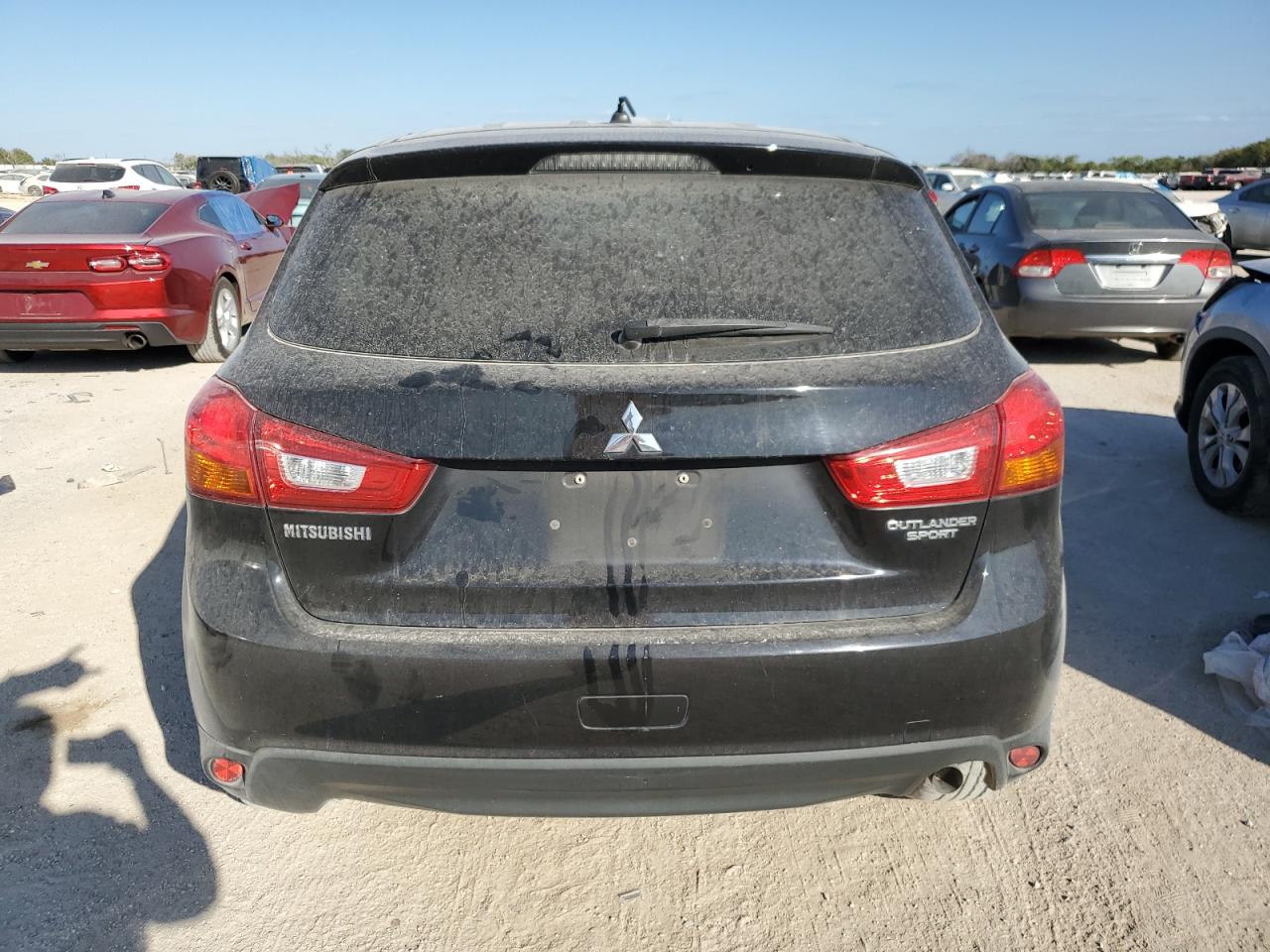 2014 Mitsubishi Outlander - Image 6