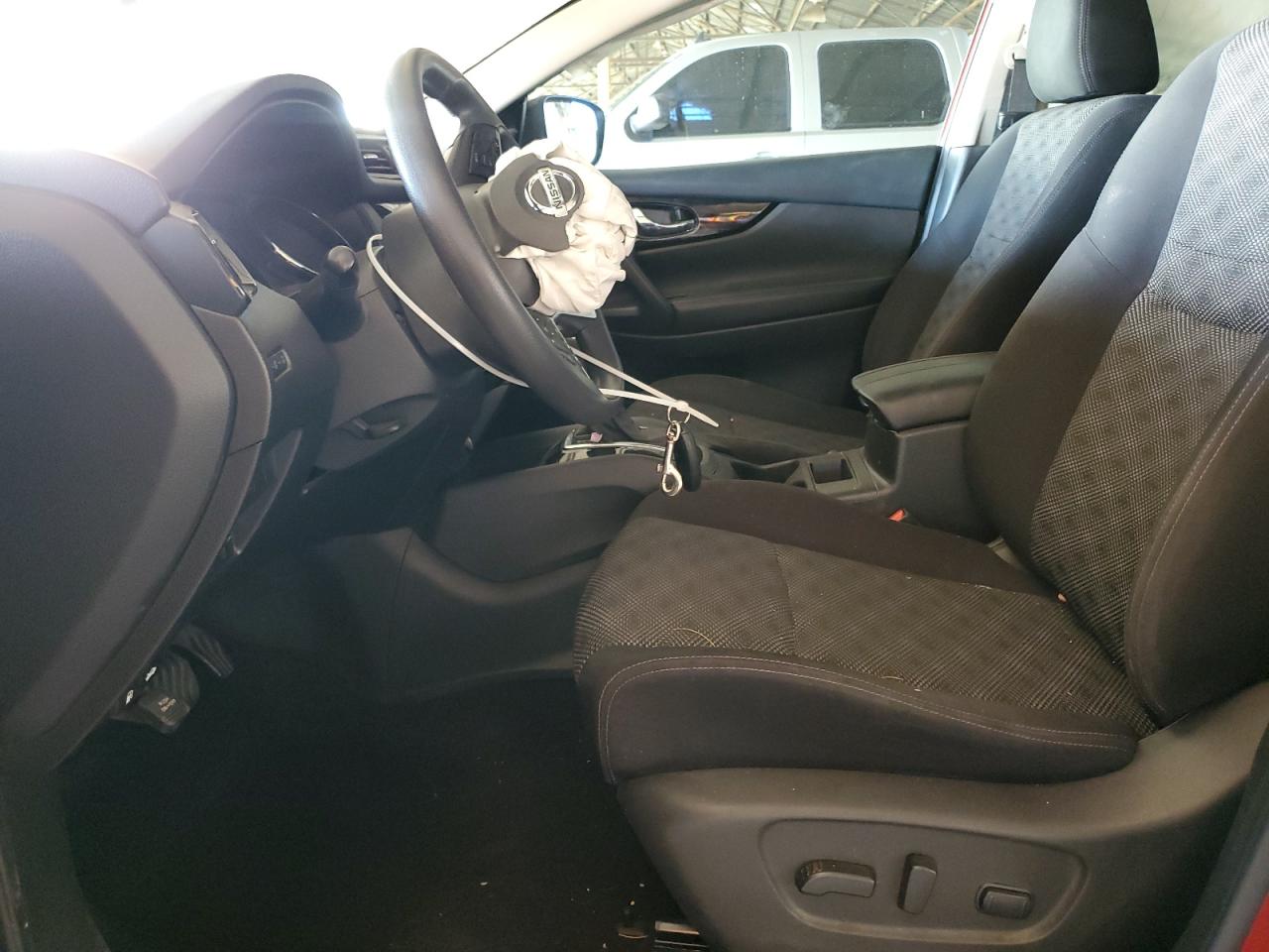 2019 Nissan Rogue - Image 7