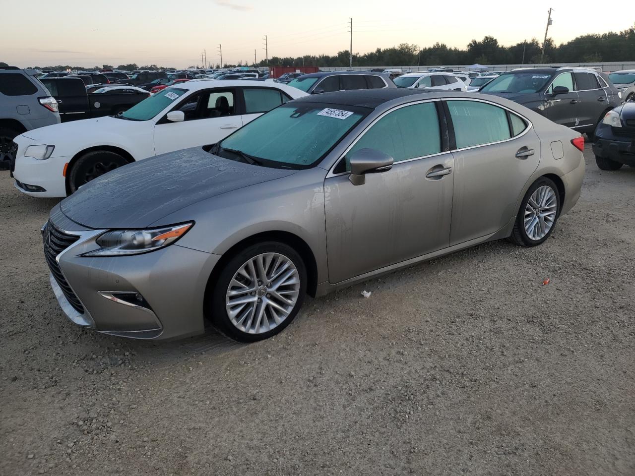 2016 Lexus ES - Image 1