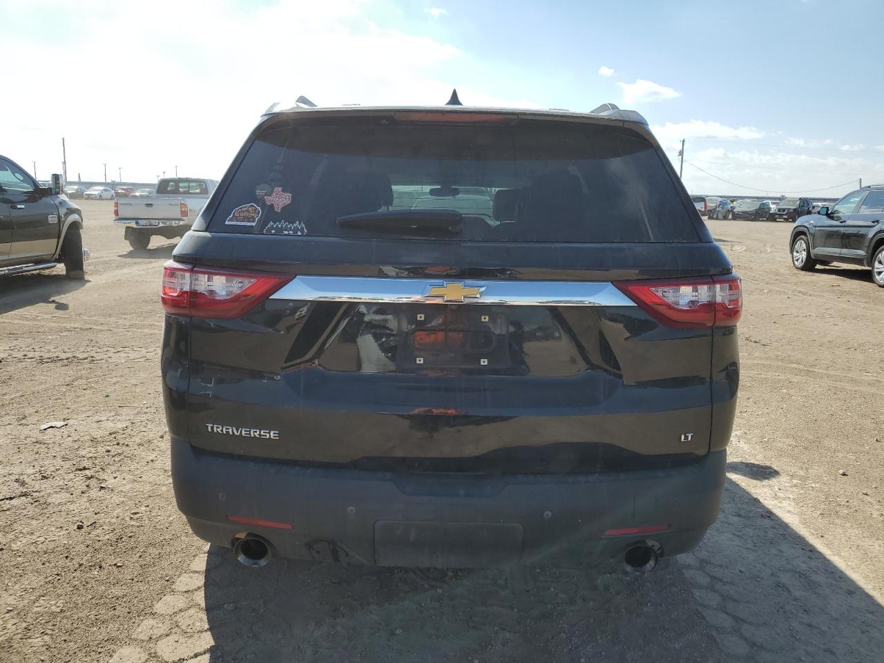 1GNERHKW1KJ173557 2019 Chevrolet Traverse Lt