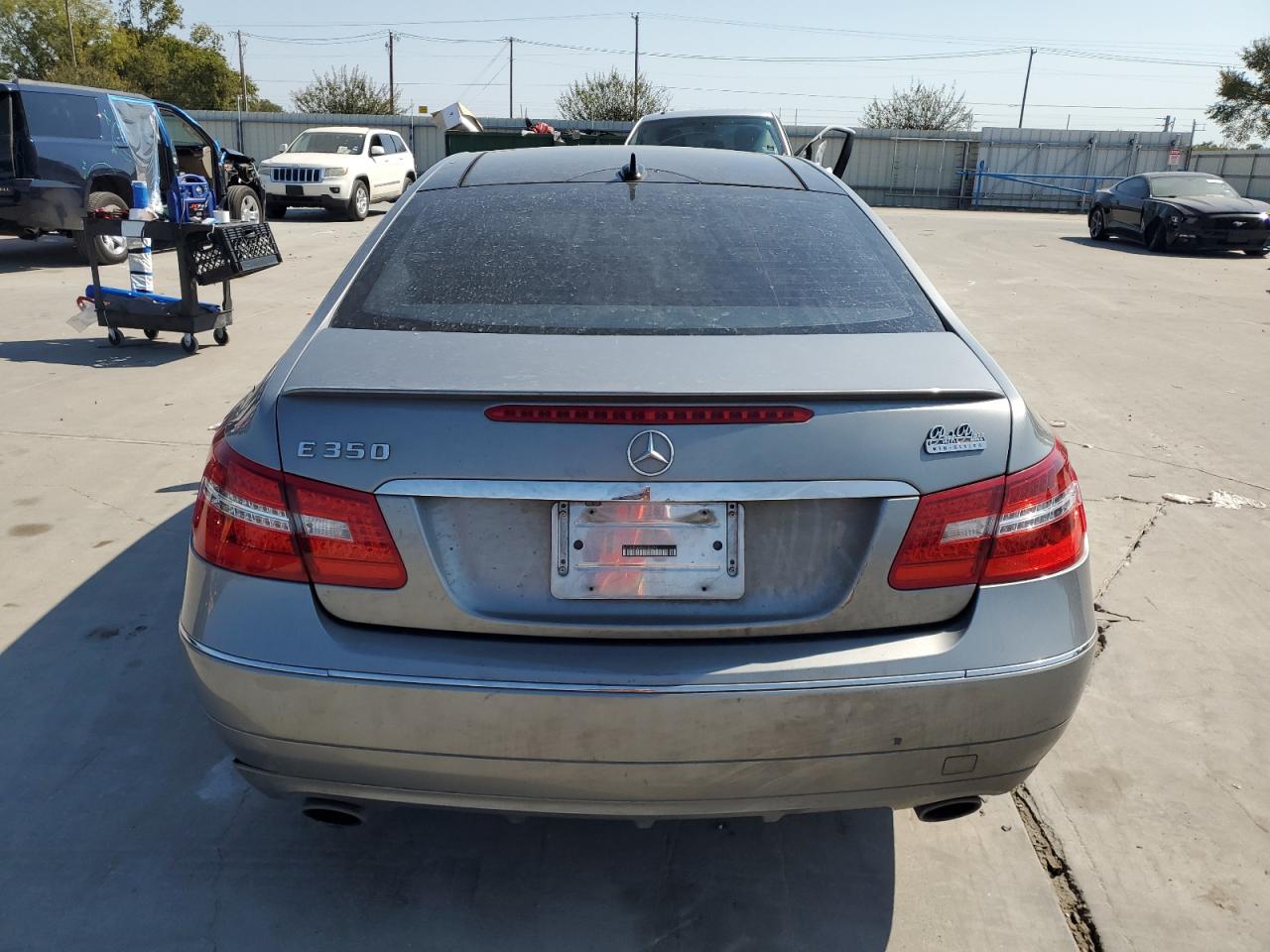 2011 Mercedes-Benz E 350 VIN: WDDKJ5GBXBF083341 Lot: 75215174