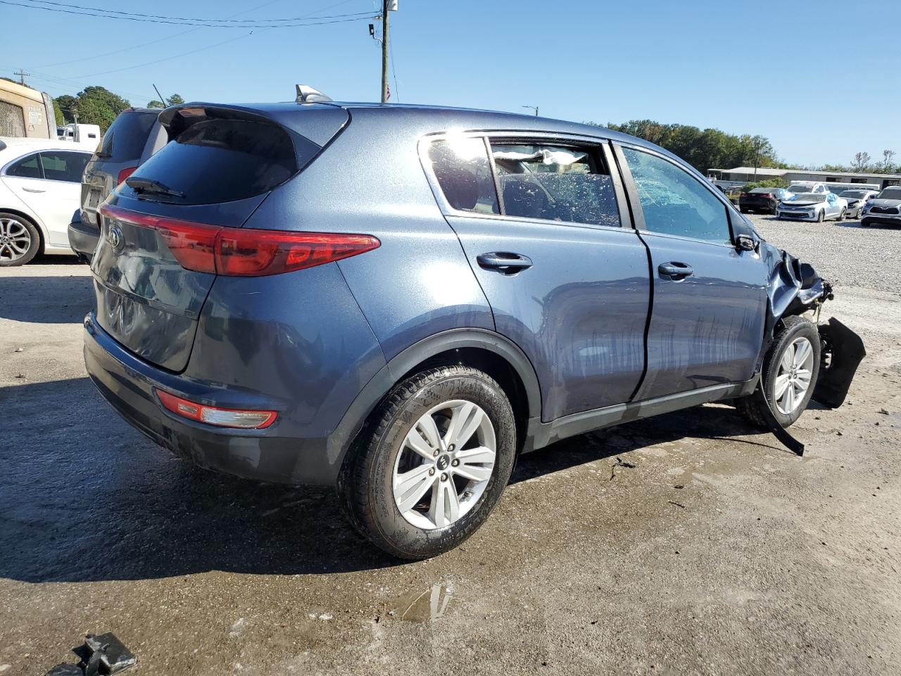 VIN KNDPMCAC2J7382960 2018 KIA SPORTAGE no.3