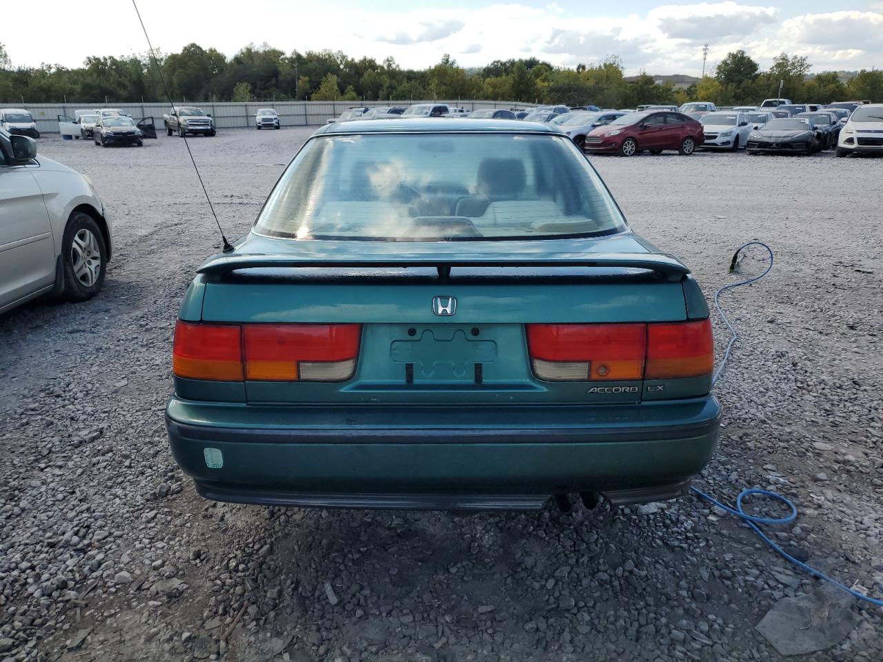 1993 Honda Accord Lx VIN: 1HGCB7256PA003435 Lot: 74108524