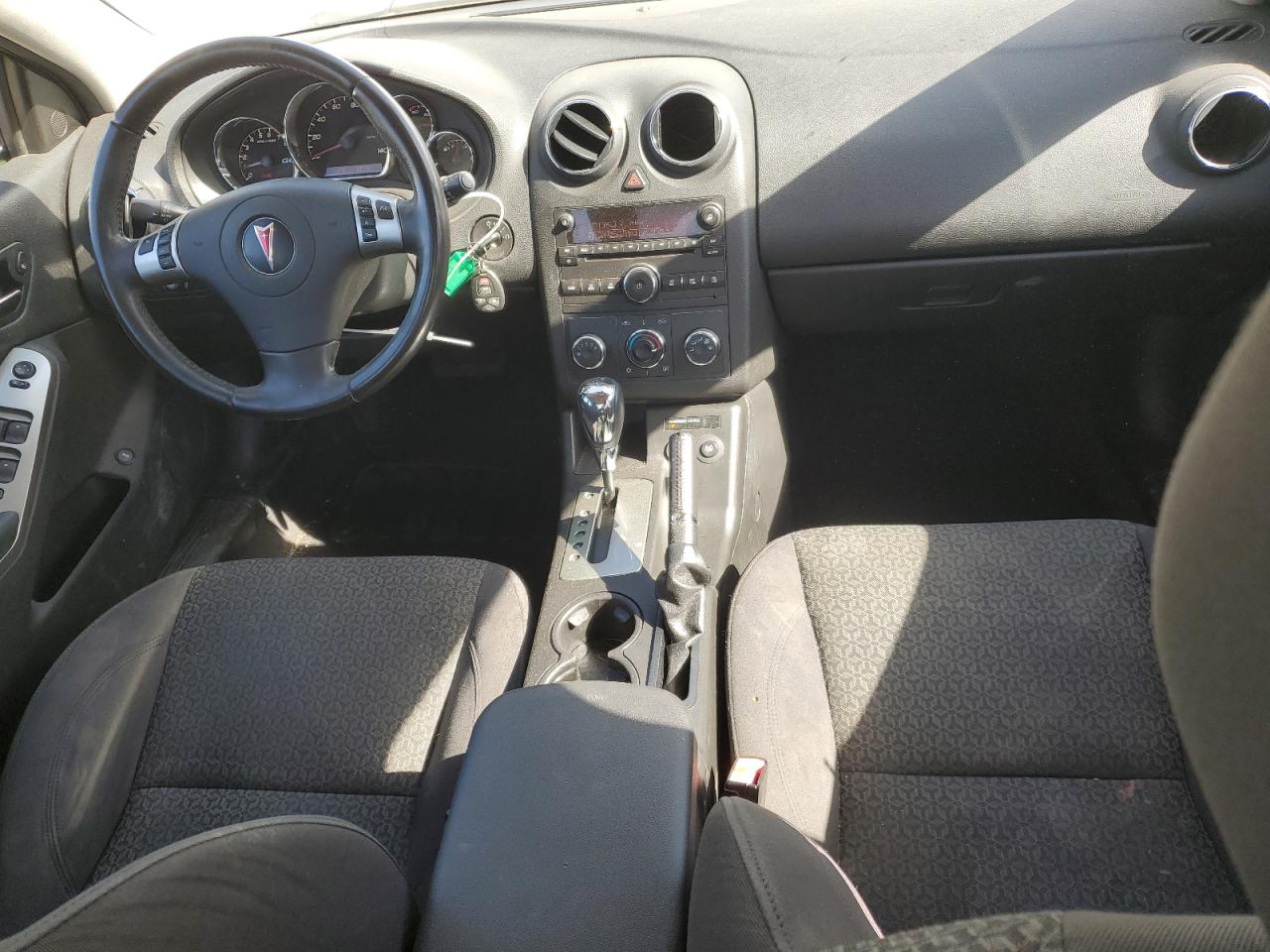 2010 Pontiac G6 - Image 8