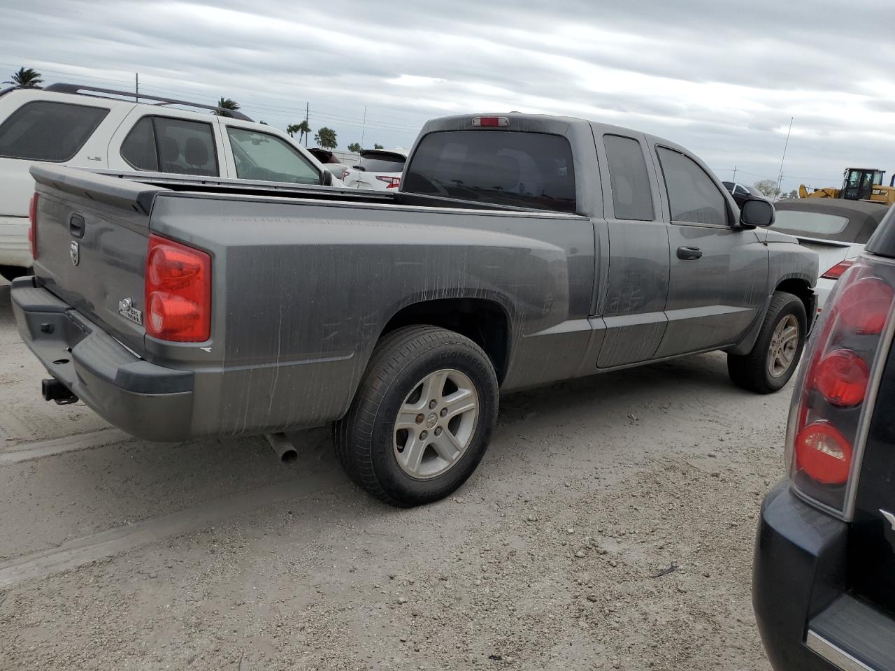 2011 Dodge Dakota - Image 3