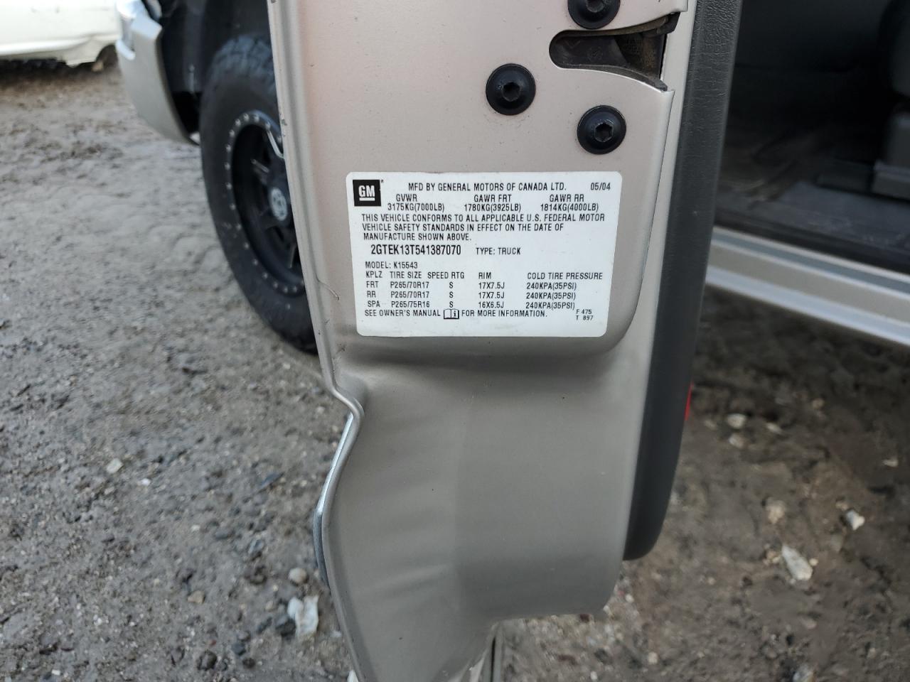 2004 GMC Sierra - Image 12