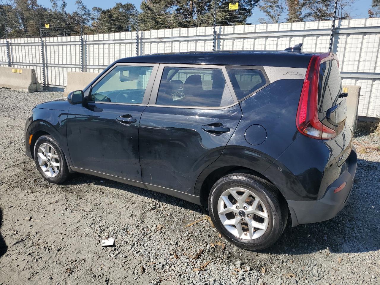 2022 Kia Soul - Image 2