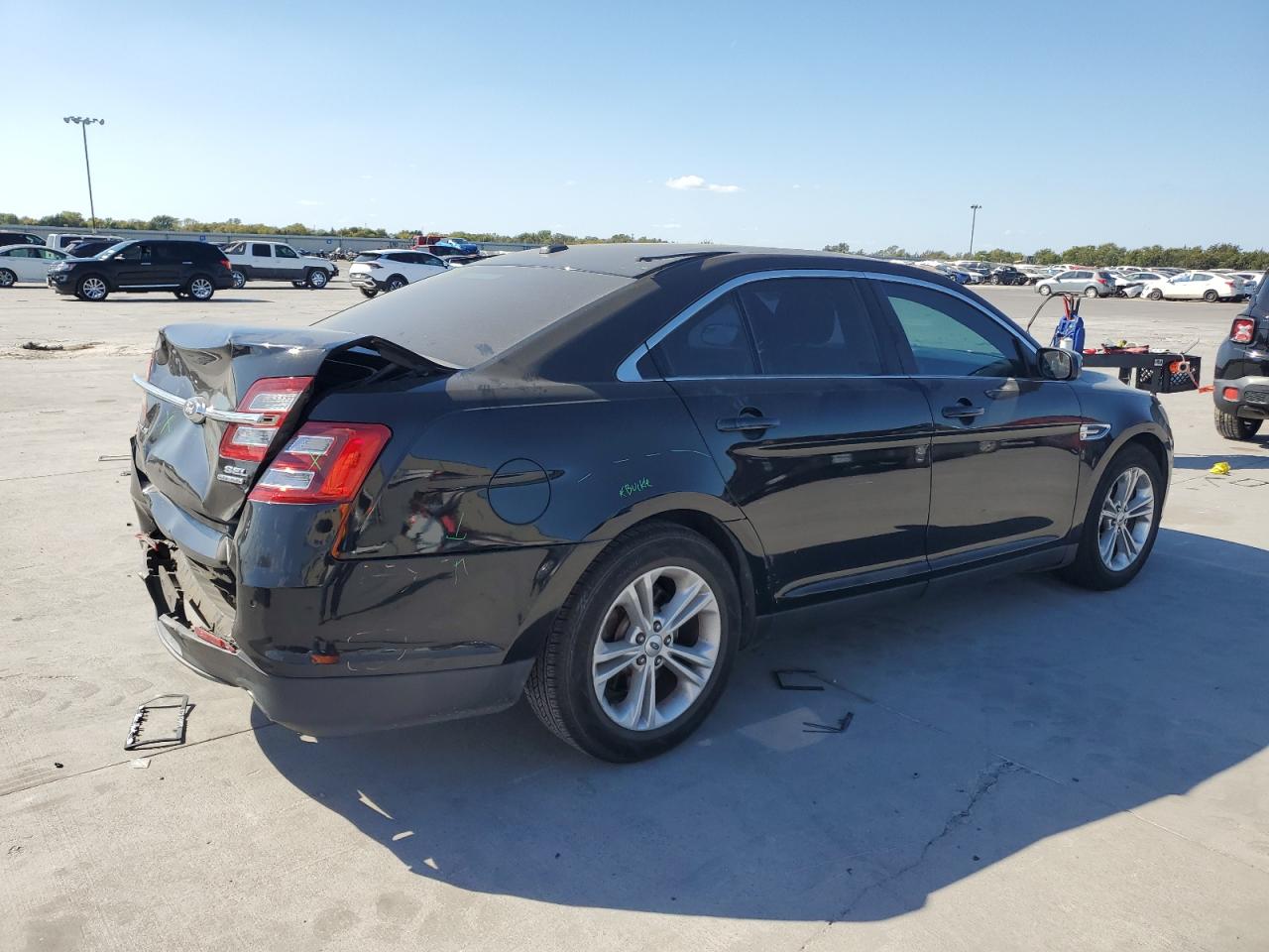 2016 Ford Taurus - Image 3