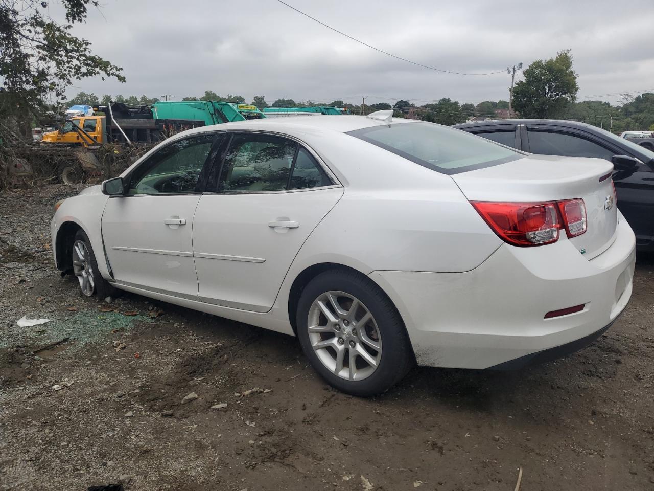 1G11C5SL4FF149378 2015 CHEVROLET MALIBU - Image 2