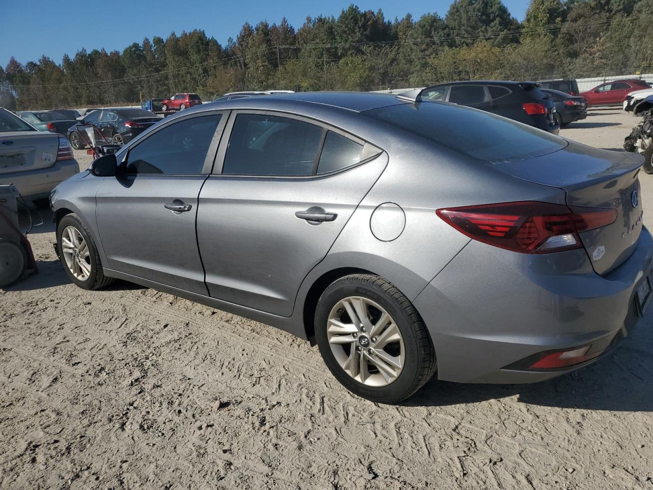 2019 Hyundai Elantra - Image 2