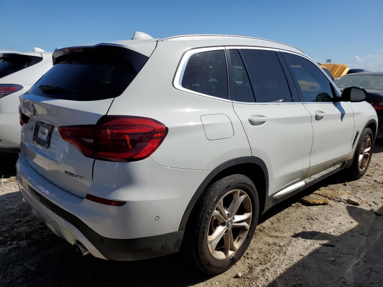 VIN 5UXTY3C08M9D90822 2021 BMW X3 no.3