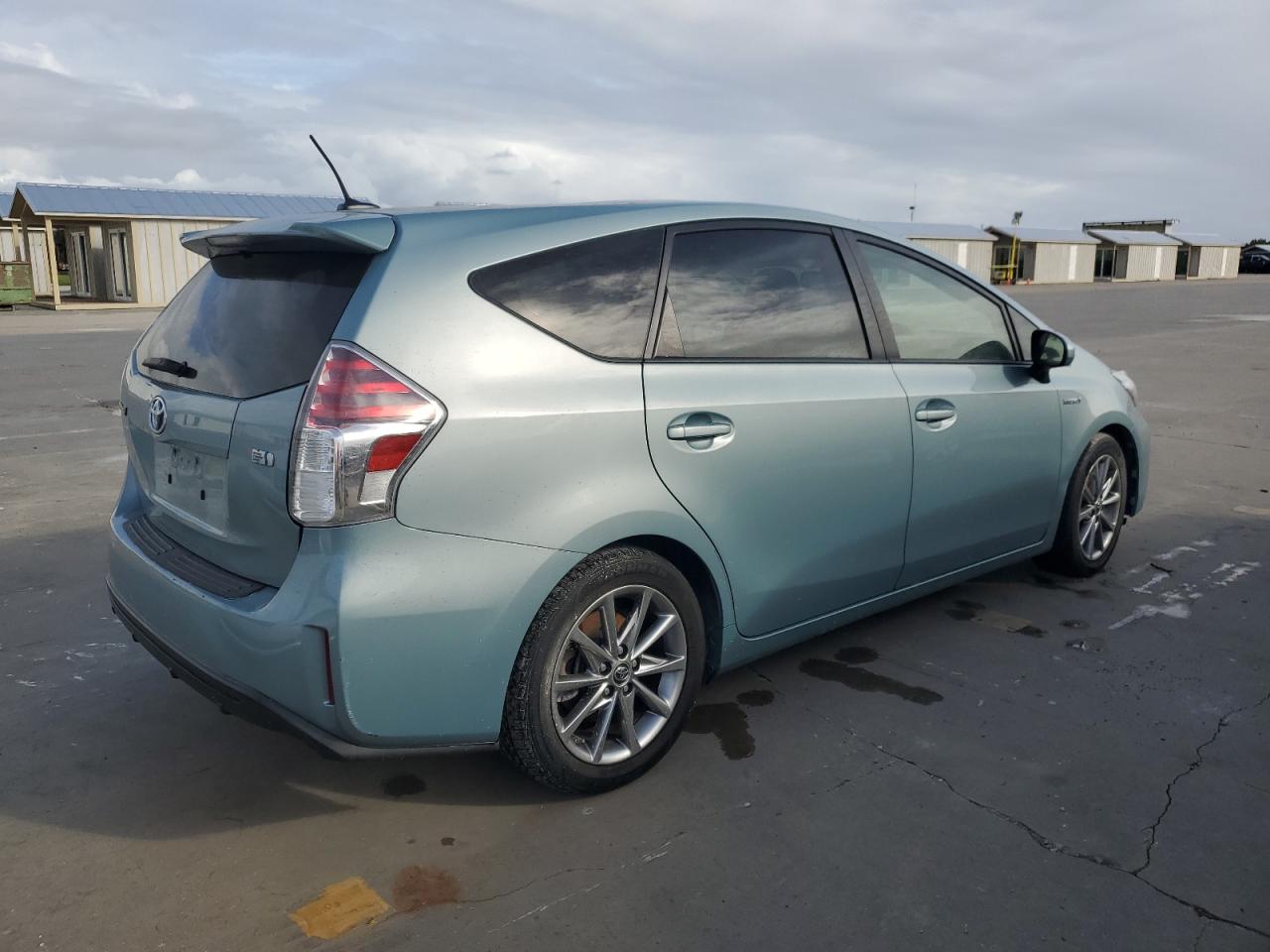 JTDZN3EU7HJ059347 2017 Toyota Prius V