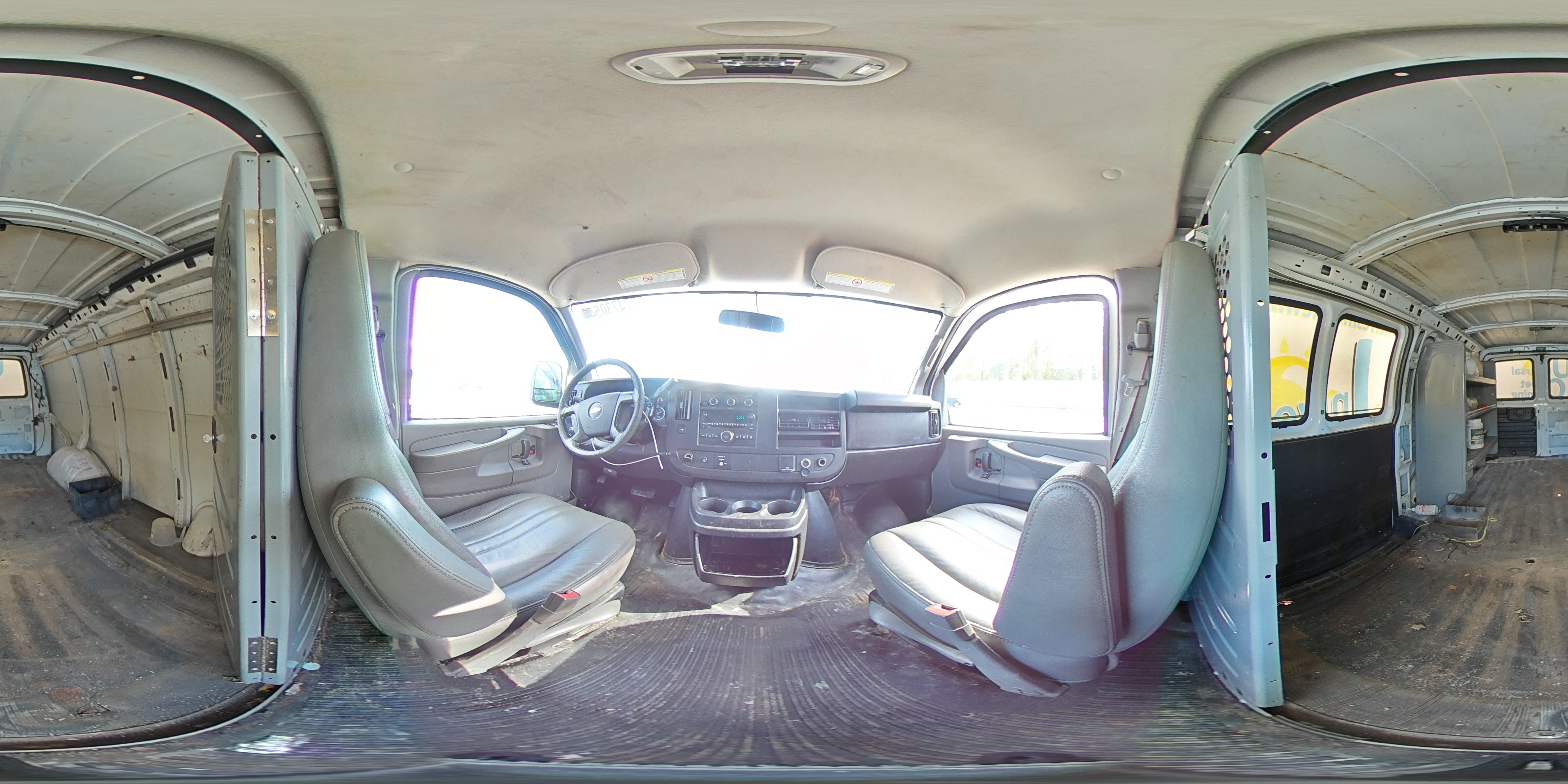 2015 Chevrolet Express - Image 15