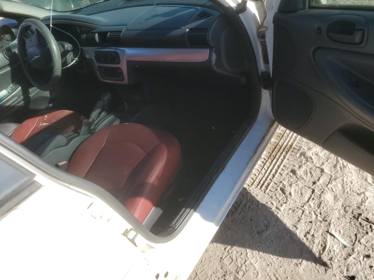 2005 Chrysler Sebring - Image 8