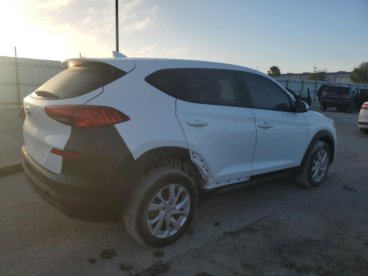 VIN KM8J23A40KU859713 2019 HYUNDAI TUCSON no.3